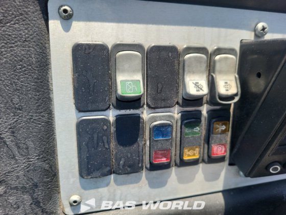 テルベルグ YT 182 ターミナルトラクター