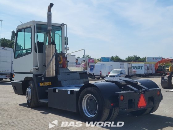 テルベルグ YT 182 ターミナルトラクター