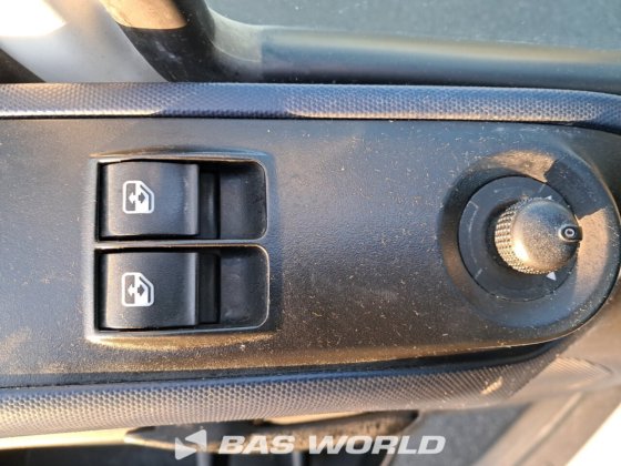 イヴェコ・デイリー 35S18 クローズド・ボックス・バン