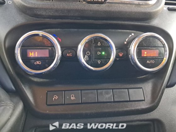 イヴェコ・デイリー 35S18 クローズド・ボックス・バン