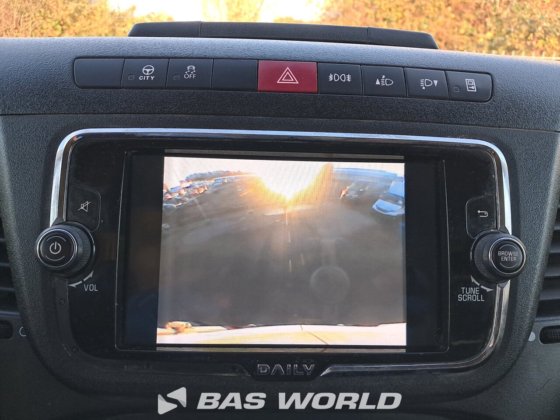 イヴェコ・デイリー 35S18 クローズド・ボックス・バン