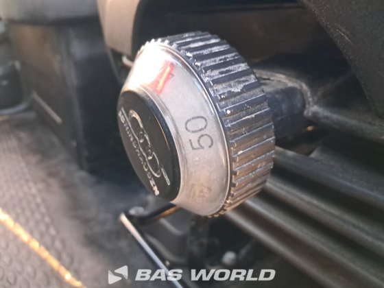 イヴェコ・デイリー 35S18 クローズド・ボックス・バン