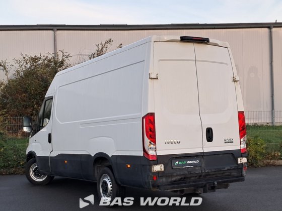 イヴェコ・デイリー 35S18 クローズド・ボックス・バン