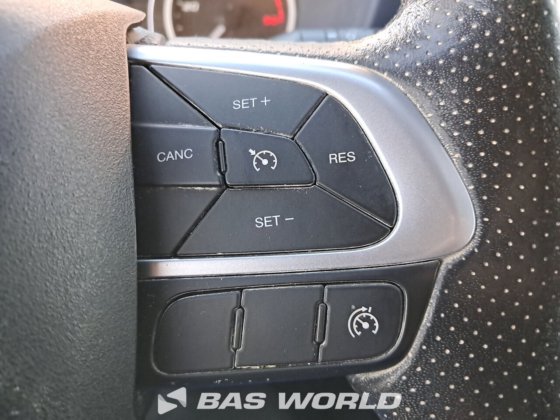 依维柯 Daily 35S18 封闭箱式货车