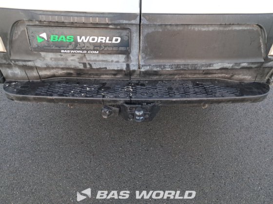 イヴェコ・デイリー 35S18 クローズド・ボックス・バン