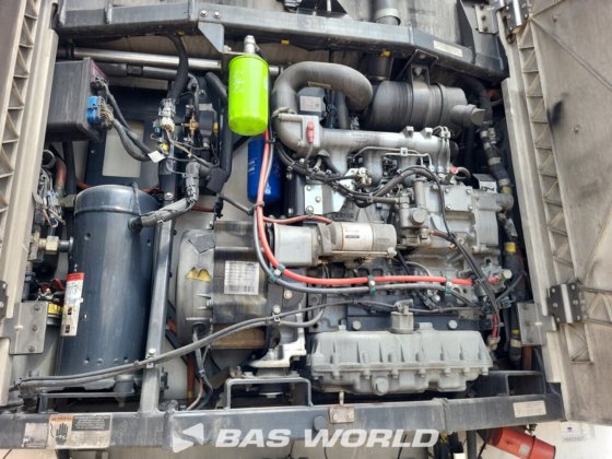 施密茨开利冷藏半挂车