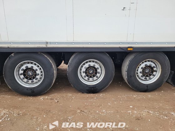 施密茨开利冷藏半挂车