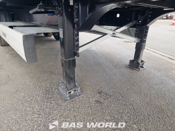 クローネ・クローズドボックス・セミトレーラー