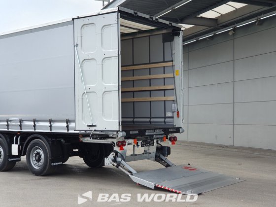 Krone 帘式半挂车