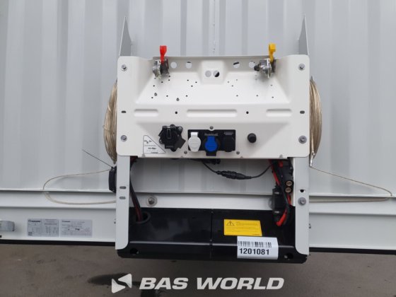 クローネカーテンサイドセミトレーラー