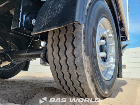 Krone 封闭箱式半拖车