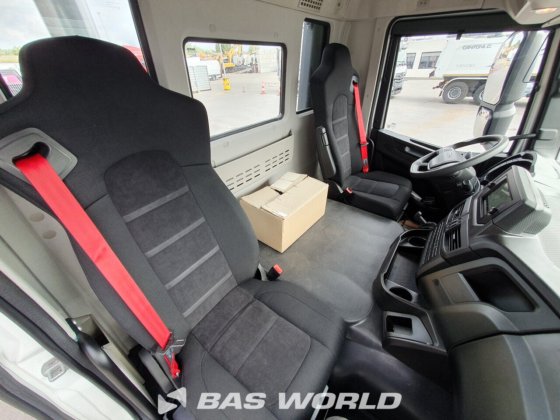依维柯 X-Way 460 6X4 底盘卡车