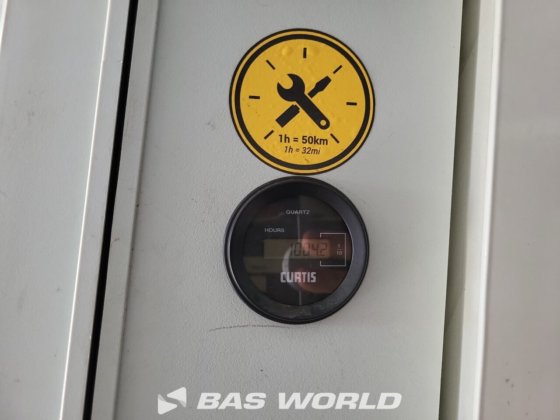 ルノーマスター145PK油圧作業台