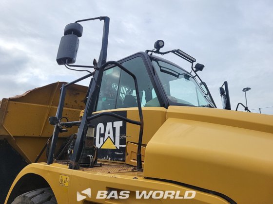 キャタピラー740 Bダンプトラック