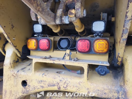 キャタピラー740 Bダンプトラック