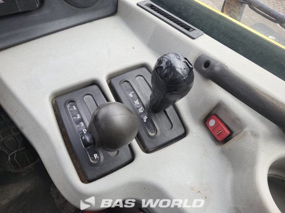 キャタピラー740 Bダンプトラック