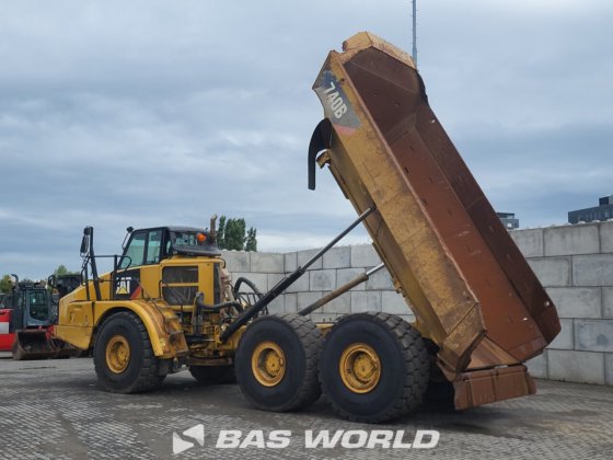 キャタピラー740 Bダンプトラック