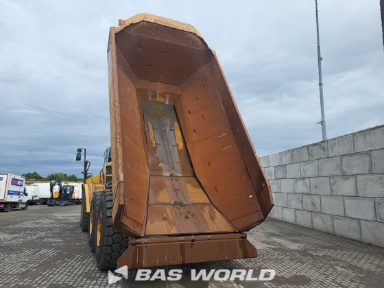 キャタピラー740 Bダンプトラック