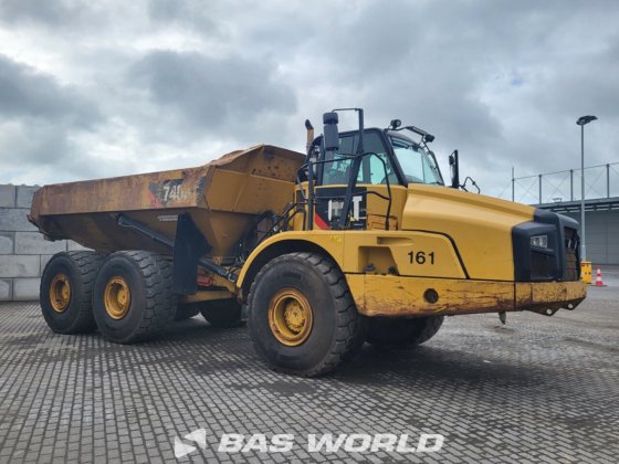 キャタピラー740 Bダンプトラック