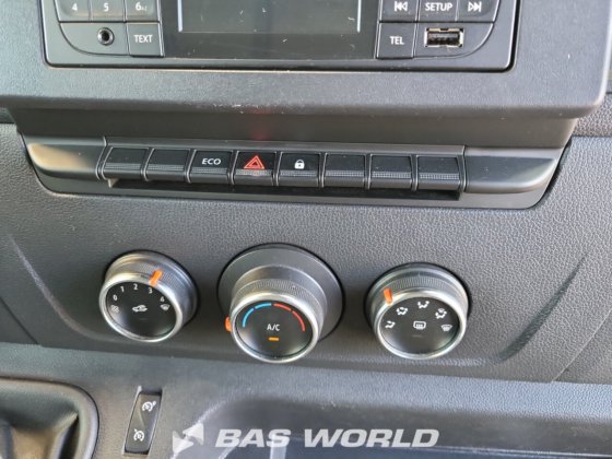 ルノー マスター Z.E. 77PK クローズドボックスバン