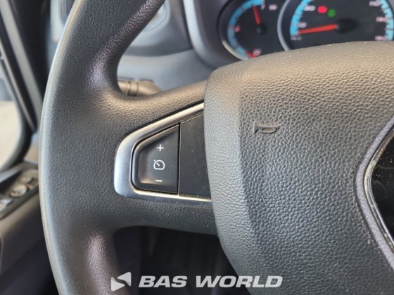 ルノー マスター Z.E. 77PK クローズドボックスバン