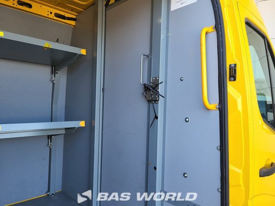 ルノー マスター Z.E. 77PK クローズドボックスバン