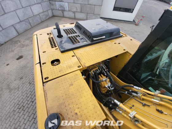 キャタピラー320 D3 GCクローラーショベル