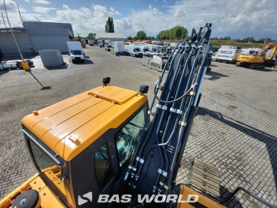 现代 R210 履带式挖掘机