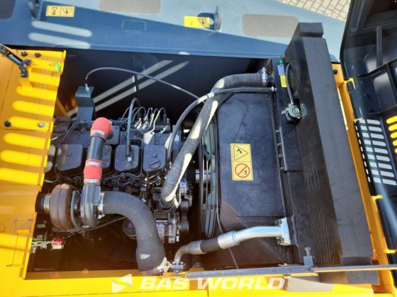 现代 R210 履带式挖掘机