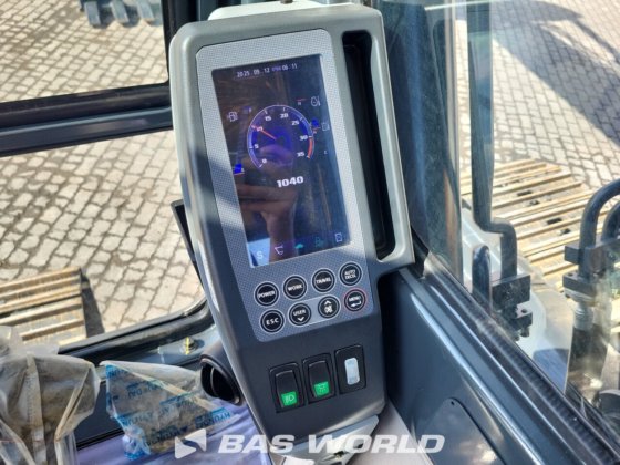 现代 R210 履带式挖掘机