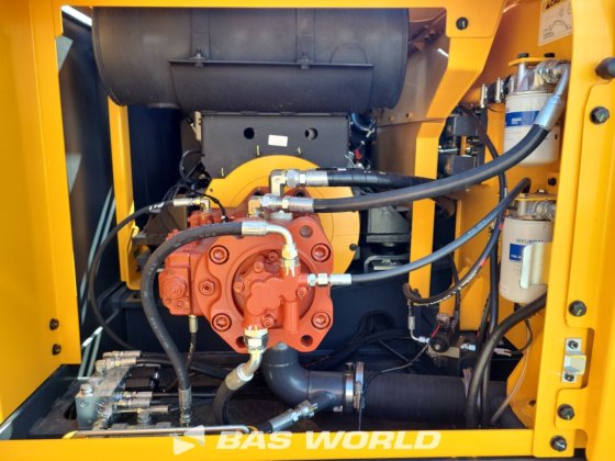 现代 R210 履带式挖掘机