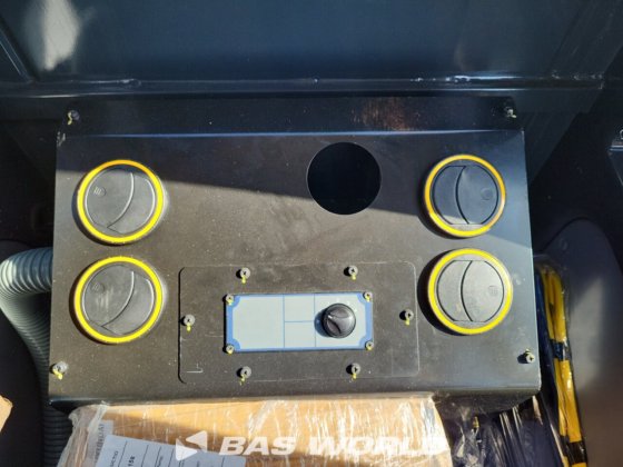 现代 R210 履带式挖掘机