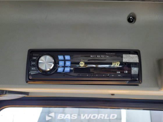 现代 R210 履带式挖掘机