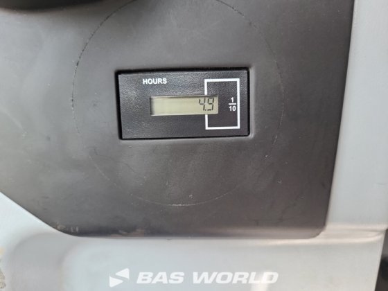 现代 R210 履带式挖掘机