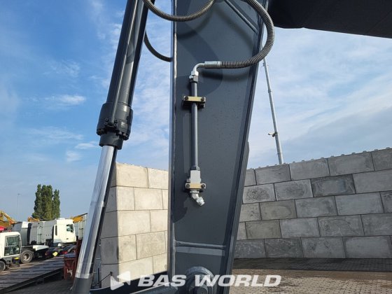 现代 R210 履带式挖掘机