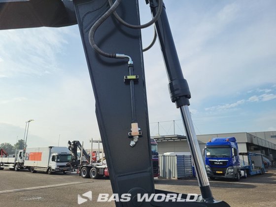 现代 R210 履带式挖掘机