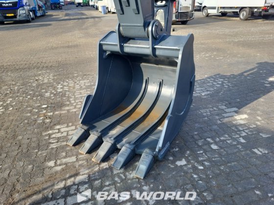 现代 R210 履带式挖掘机