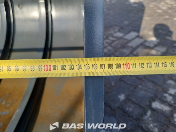 现代 R210 履带式挖掘机