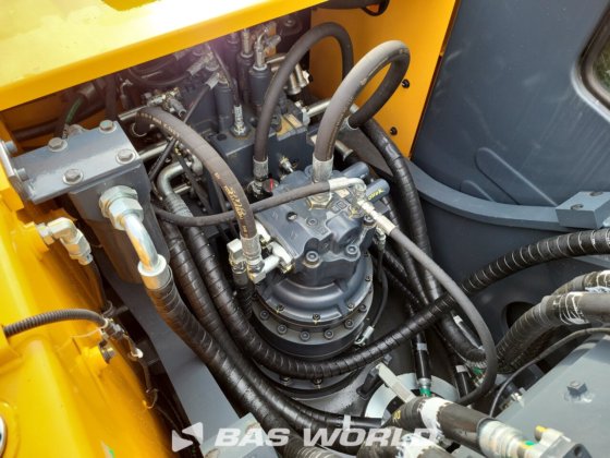 现代 R210 履带式挖掘机