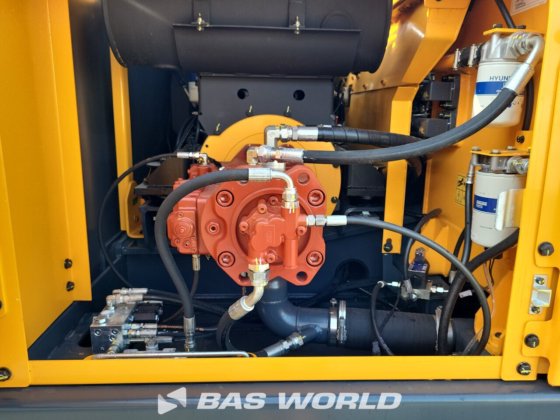 现代 R210 履带式挖掘机