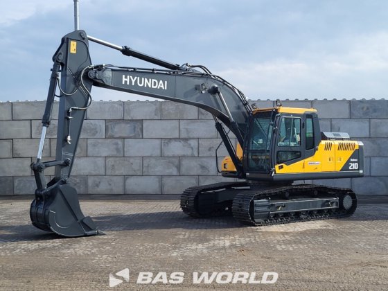 现代 R210 履带式挖掘机