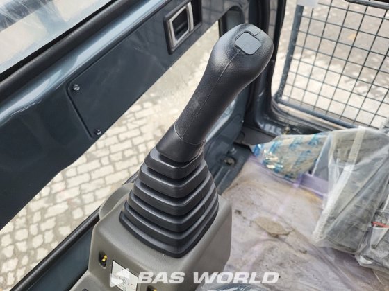 现代 R210 履带式挖掘机