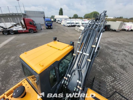 ヒュンダイ R210 クローラーショベル