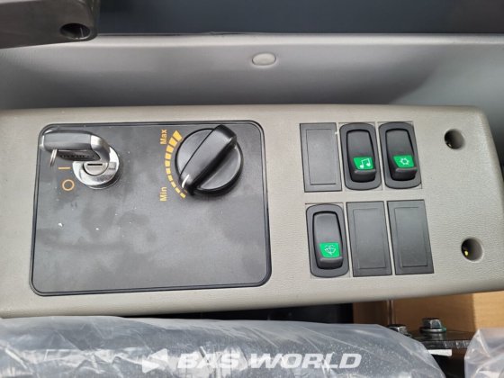 ヒュンダイ R210 クローラーショベル