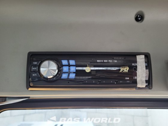 ヒュンダイ R210 クローラーショベル