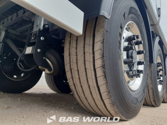 クレーカー・ウォーキング・フロア