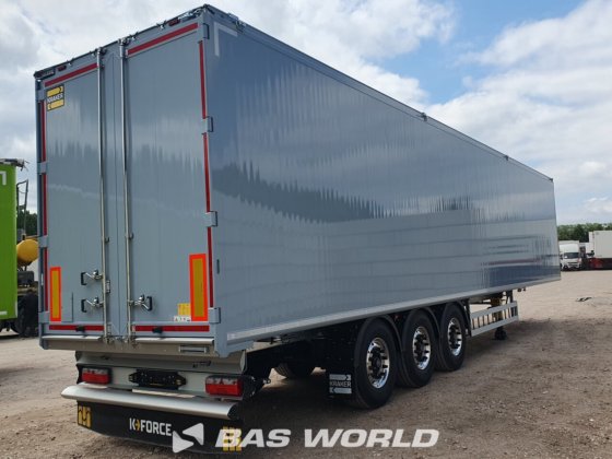 クレーカー・ウォーキング・フロア