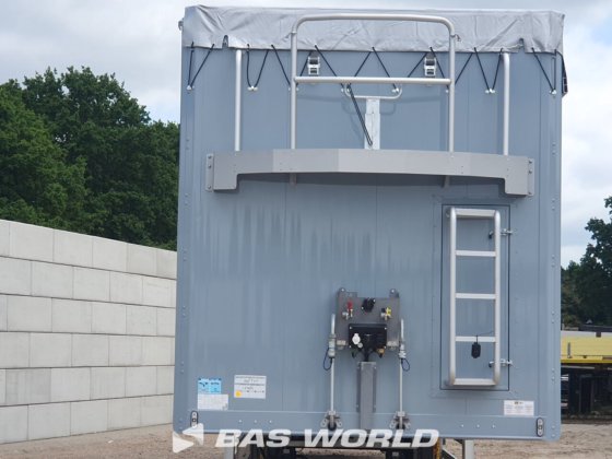 クレーカー・ウォーキング・フロア