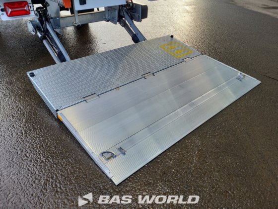System Trailers Schiebeplanenauflieger
