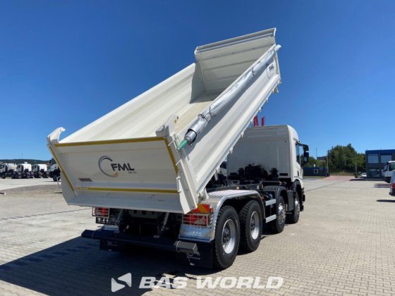 斯堪尼亚 P420 8X4 FML 自卸车